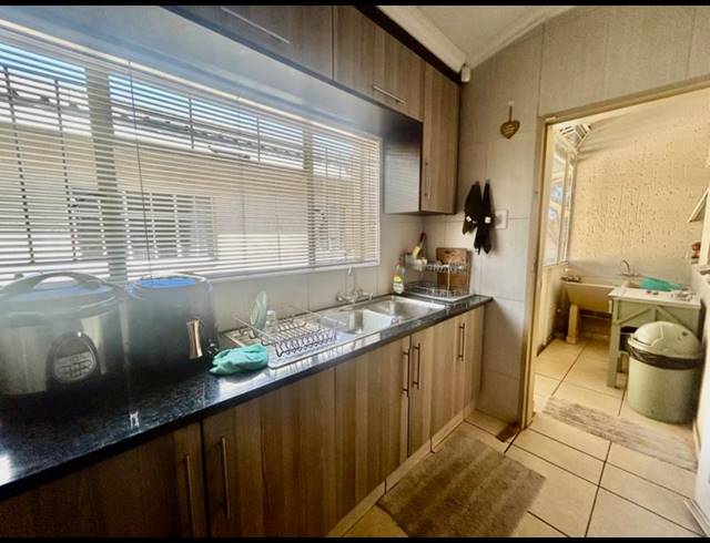 4 BEDROOM HOUSE FOR SALE IN VANDERBIJLPARK SW 1